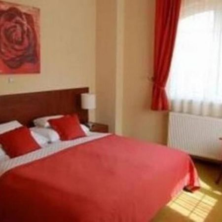 Staff House Bed & Breakfast Nyiregyhaza Ngoại thất bức ảnh