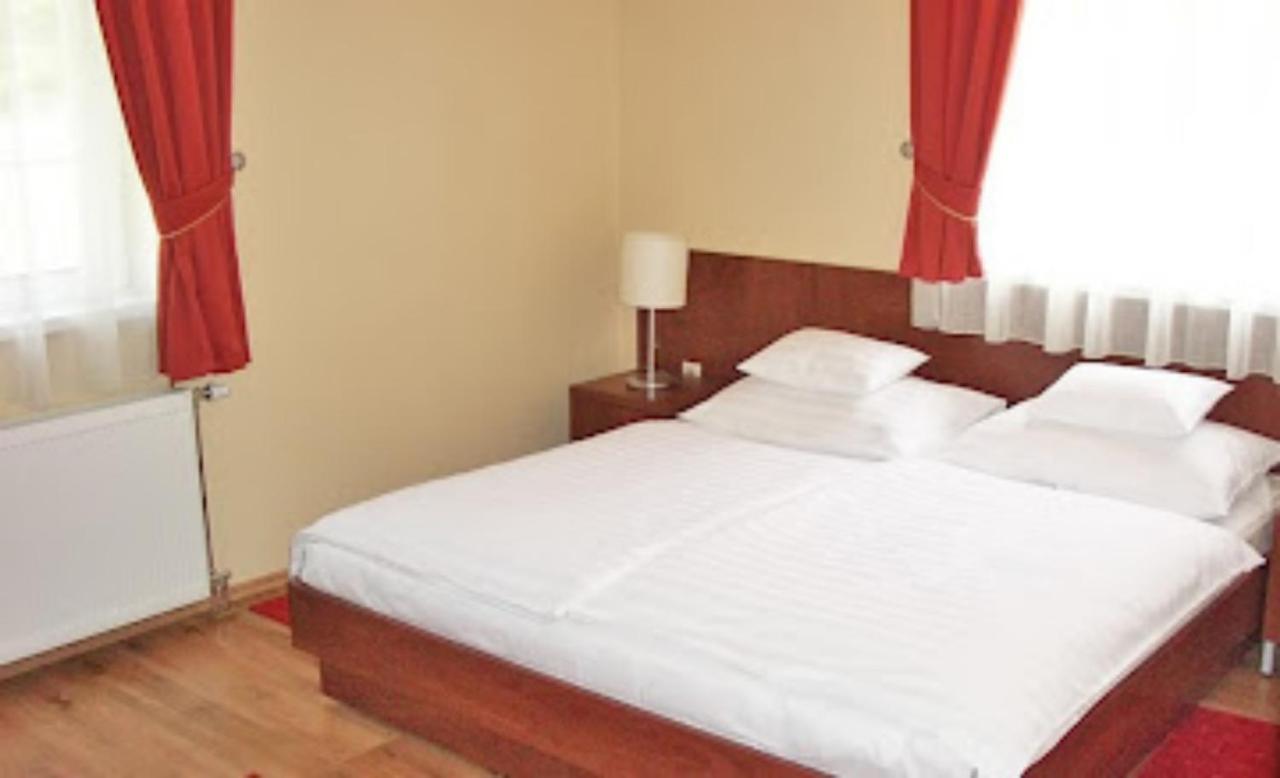 Staff House Bed & Breakfast Nyiregyhaza Ngoại thất bức ảnh