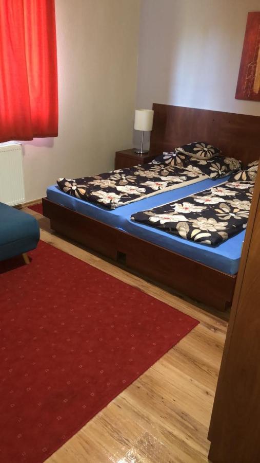 Staff House Bed & Breakfast Nyiregyhaza Ngoại thất bức ảnh