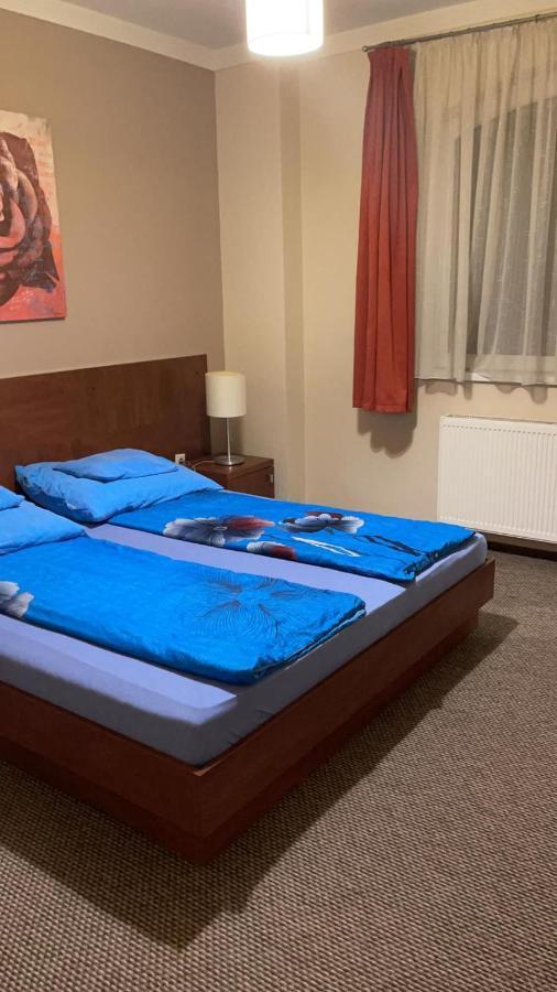 Staff House Bed & Breakfast Nyiregyhaza Ngoại thất bức ảnh